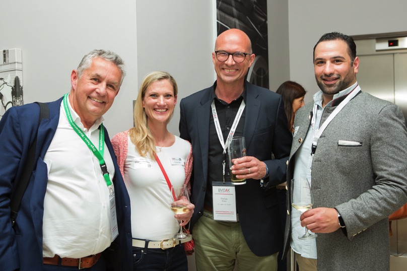 /images/slider-imgs-xs/154_Foto Loeffler_Weconact.jpg